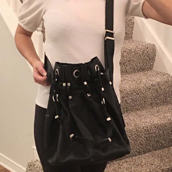 Vintage Leather Bucket bag - Maria Cher - Picture 4 of 10